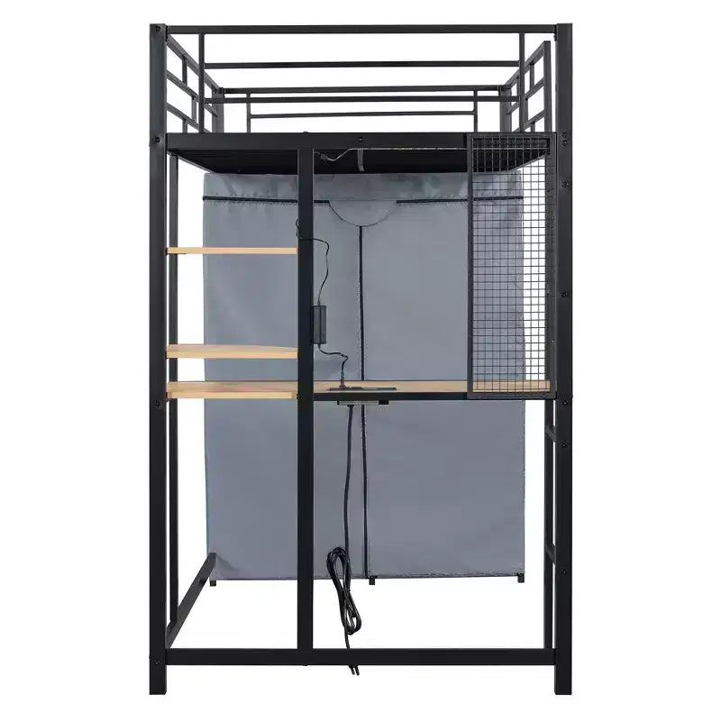 Letto a soppalco con armadio sottostante e tenda, struttura in metallo con scrivania, mensole, presa elettrica e luce a LED