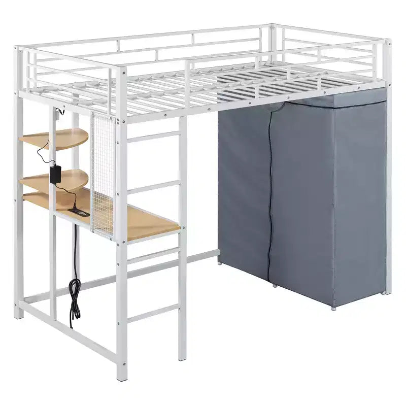 Letto a soppalco con armadio sottostante e tenda, struttura in metallo con scrivania, mensole, presa elettrica e luce a LED