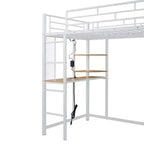 Letto a soppalco con armadio sottostante e tenda, struttura in metallo con scrivania, mensole, presa elettrica e luce a LED