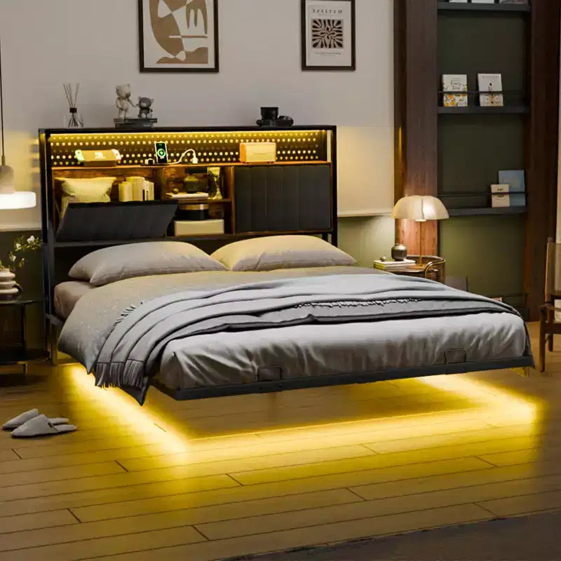 Struttura letto flottante con luci LED, stazione di ricarica, vano portaoggetti nascosto e testiera in velluto. Non richiede rete a doghe, facile da montare.