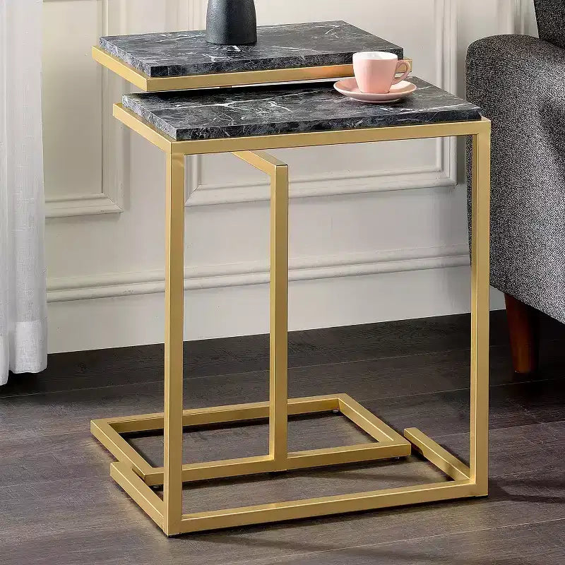 Tavolino Nidificato Kircubbin con Piano Effetto Marmo, Oro/Nero, Rettangolare, Finitura Lucida, Struttura in Metallo