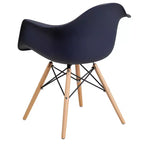 Sedia in plastica con braccioli e gambe in legno Alonza Series