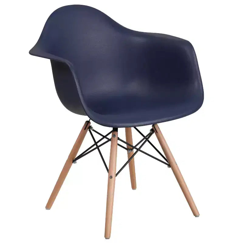 Sedia in plastica con braccioli e gambe in legno Alonza Series