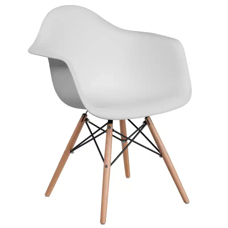 Sedia in plastica con braccioli e gambe in legno Alonza Series